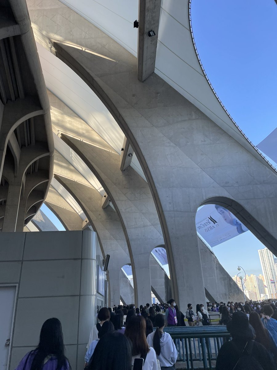 Chizu_imnida's tweet photo. Finally arrived at stadium!!
It was long trip for 12 hours to get to Busan, but I was in good vibes 🥰🥰
#YetToComeinBUSAN https://t.co/SC2Wit2DiK