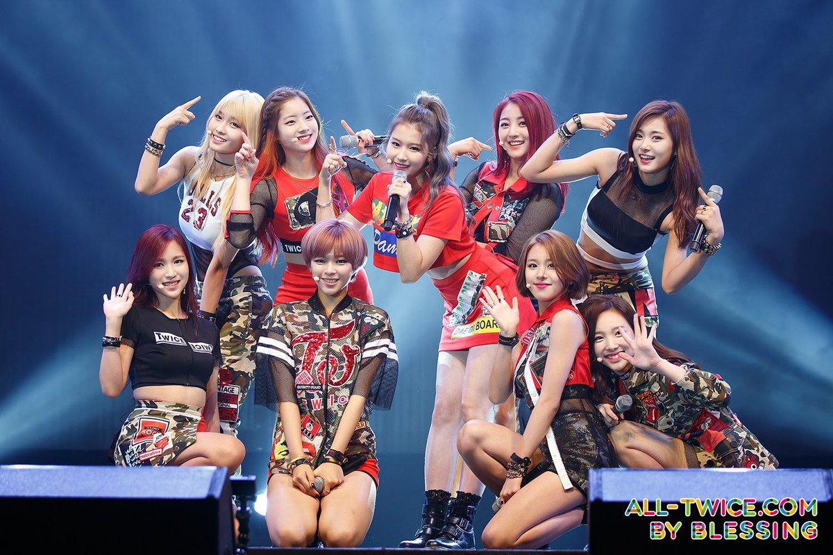 sadqxm_o0's tweet photo. TWICE 7th Anniversary *.+゚
『9人』で続ける道を選んでくれてありがとう。マイクを置くまで一生ついて行きます。1&2Forever❕🤍🍭
#TWICE #TWICE_7TH_ANNIVERSARY #TWICE7 https://t.co/b6B5cuxetA