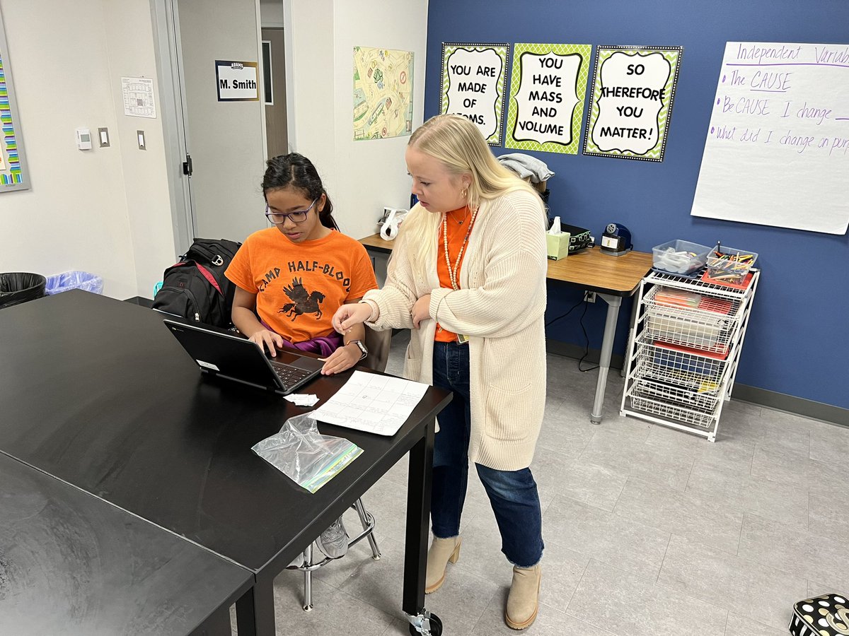 nik_kram's tweet photo. Personalized teacher invites, a yummy breakfast, creative element and compound projects, and @AdamsVikings teachers that love their students = a successful science showcase! #KatyISD #AdamsJH #Science #compacting #giftedandtalented https://t.co/iChd3k9gSt