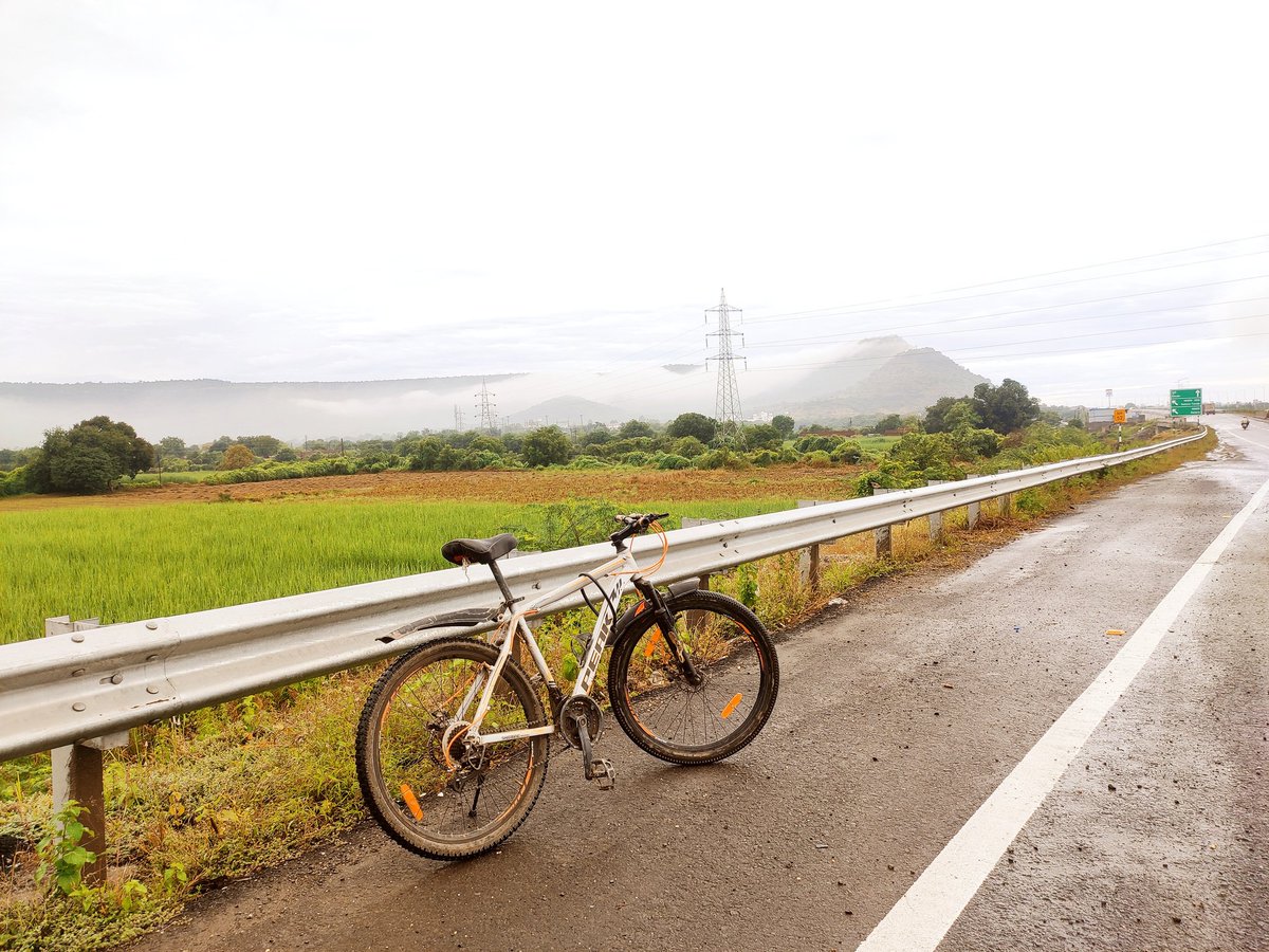 Digvijpatil7348's tweet photo. ℕ𝕒𝕥𝕦𝕣𝕖 𝕚𝕤 💫💚😇
#cyclinglife #pedaljayenge #monsson #nature #onroad #NH51 #MH20 https://t.co/7VtskU66yJ