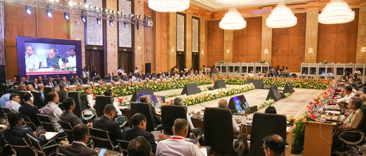 DeepExplo's tweet photo. Delegations from 40 countries, with 22 ministers addressing the IOR+ Defence Ministers’ Conclave hosted by Raksha Mantri Shri Rajnath Singh on the sidelines of 12th #DefExpo2022 https://t.co/2C4HzaBGM5