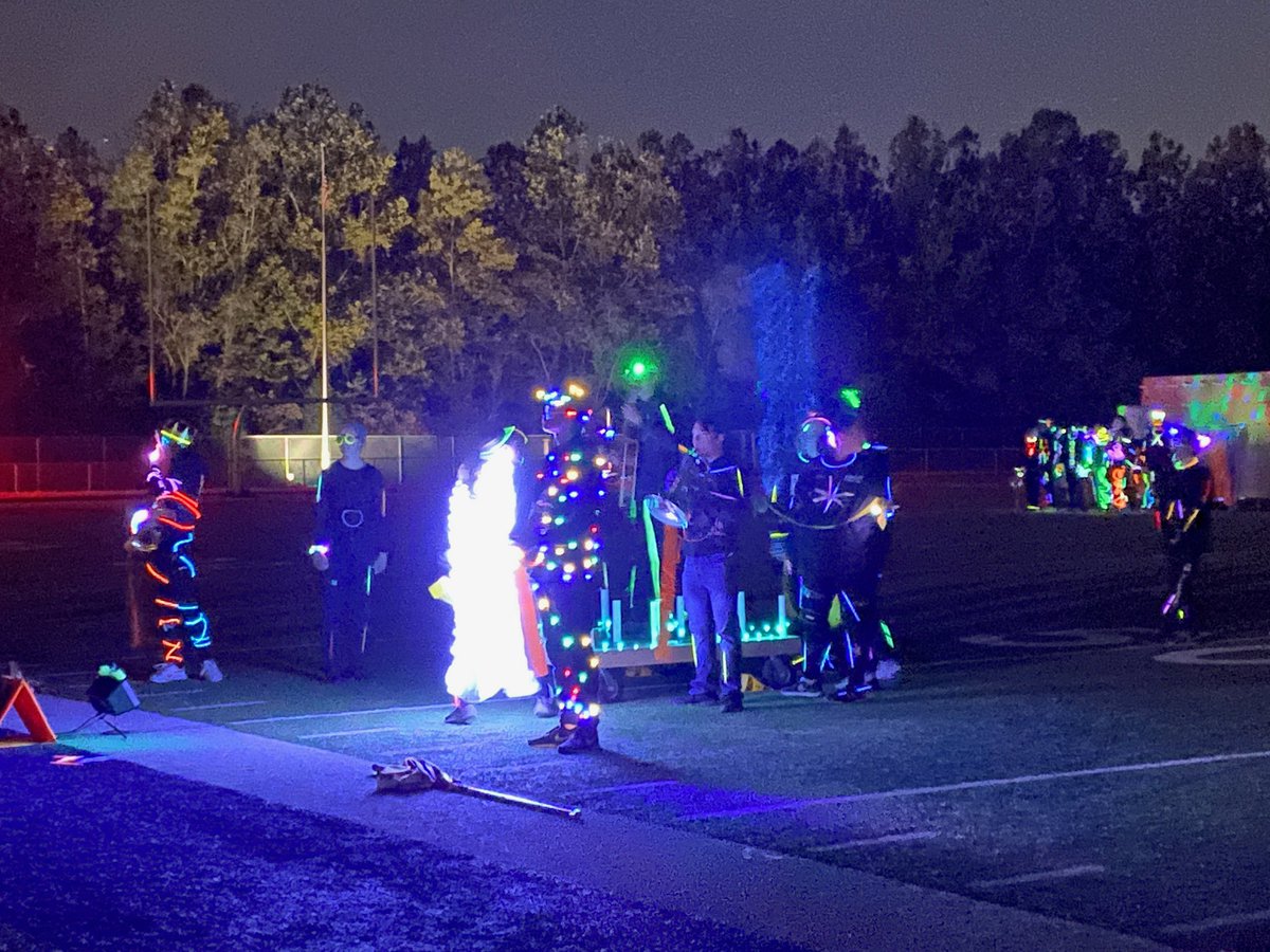 fhcspartanbands's tweet photo. What an awesome night as we wrap up our season. Our annual “glow night” was a huge success. Thanks for everyone’s work in helping to pull it off! #FHCSR22 https://t.co/iHYbSns5mQ