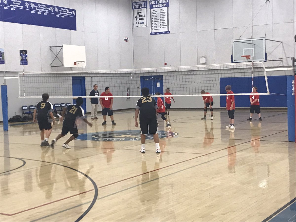Yermo_Eagles's tweet photo. Both our boys and girls volleyball teams played hard in their home opener against Cedar. Great job! #avideagles #TheSilverValleyWay #athletics #volleyball https://t.co/pNh7ExKdtU