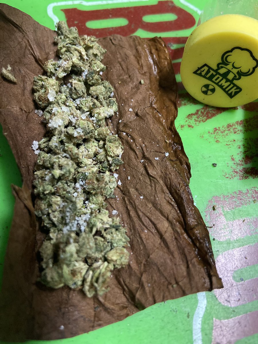 deeboosleevo's tweet photo. #Mmemberville #CannabisCommunity #cannabisindustry #weedcommunity #weed https://t.co/5uStJ5m2d6