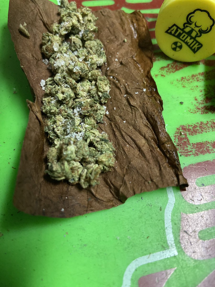 deeboosleevo's tweet photo. #Mmemberville #CannabisCommunity #cannabisindustry #weedcommunity #weed https://t.co/5uStJ5m2d6