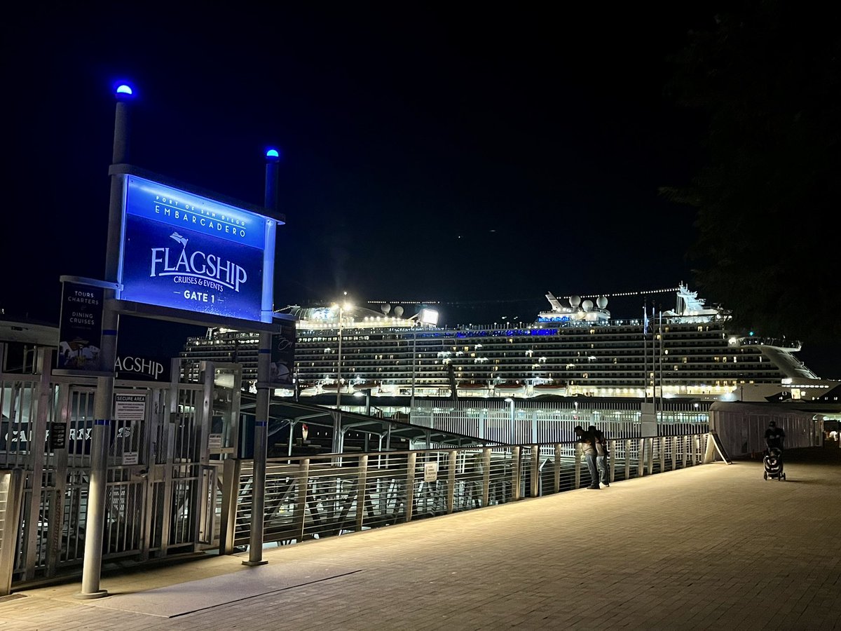 brittljohn's tweet photo. Beautiful walk along the pier to dinner tonight. ✨
#ThisIsLiving #ASCCC22 https://t.co/yJ84wixoaJ