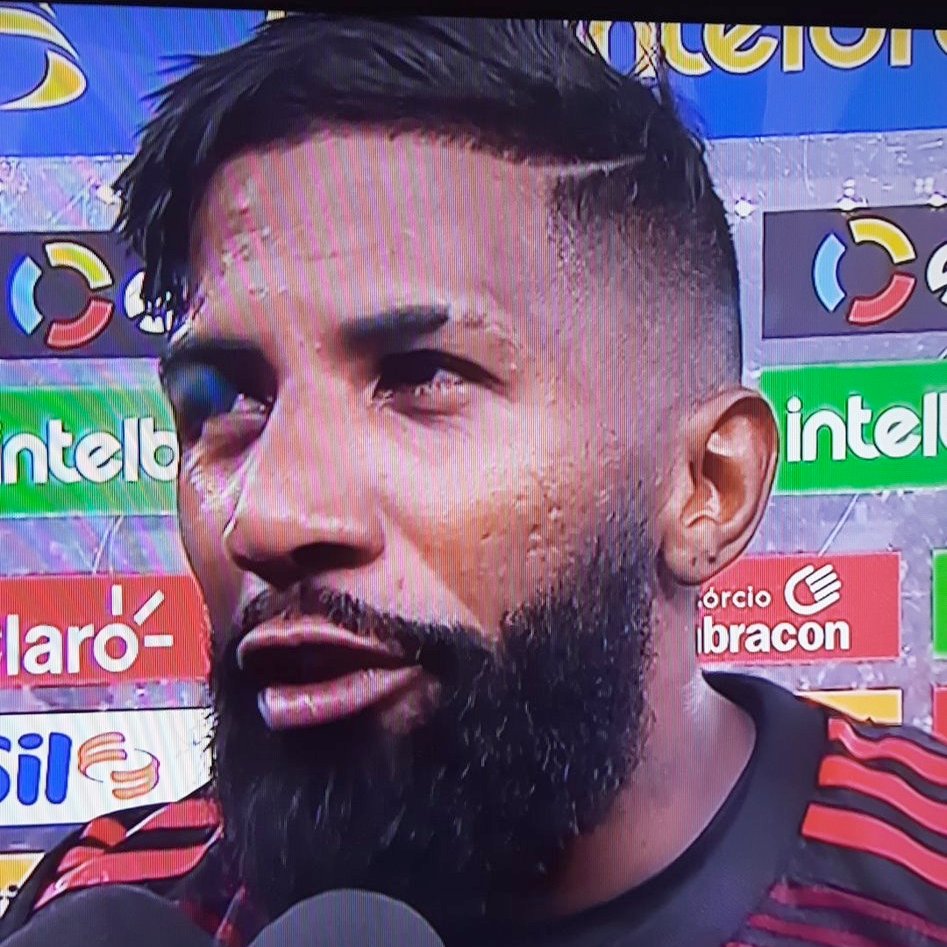 celtic_master's tweet photo. Ele não é o herói que queremos, ele é o herói que o Flamengo precisa. #Rodilindo https://t.co/CSzGuRyw80
