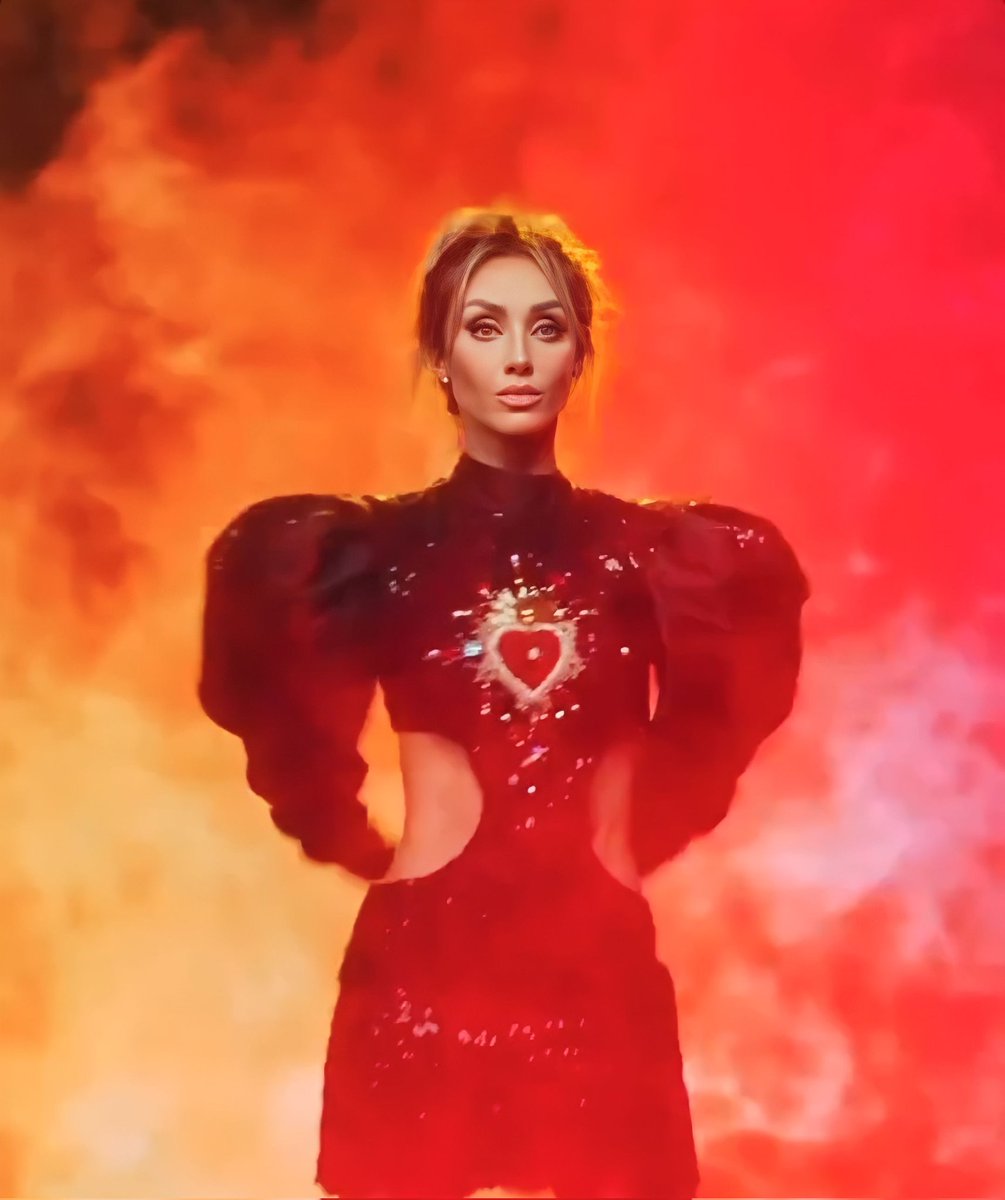 NewsL_POP's tweet photo. ELA TA VINDO AI! ❤️🔥👸🏼🔴
A Rainha Anahi acaba de anunciar "DEJAME VIVIR", parceria com Juan Gabriel.
A canção será lançada dia 27/10
PRE-SAVE:
https://t.co/bflVXlUq7m
@Anahi 🔴 @soyjuangabriel
#AnahiIsBack ❤️🔥🔴
ANAHI IS COMMING 🔴
ANAHI IS BACK 🔴
https://t.co/NImYlEFVY5 https://t.co/krkhrAEK4j