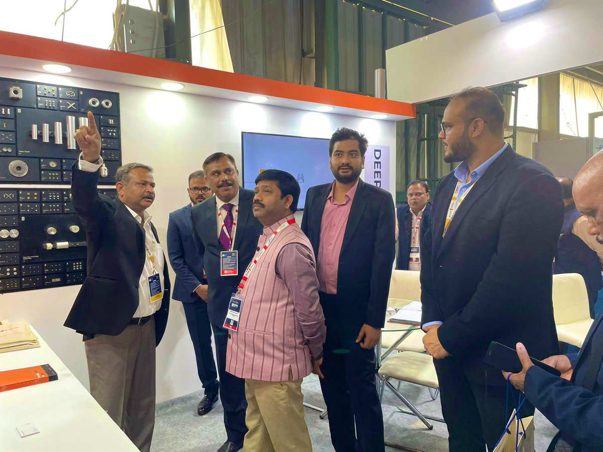 DeepExplo's tweet photo. Today at #DefExpo2022 Deep Explo had the proud privilege to welcome Industrial Development Minister Shri @NandiGuptaBJP ji

#DefExpo2022 https://t.co/dA7kjd8NjF