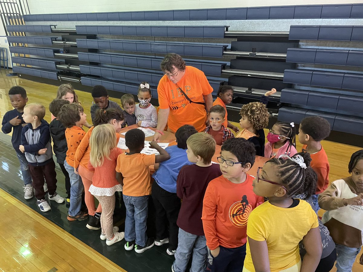 jlars013's tweet photo. Unity Day &amp; Walk Their Way, 2022! We’ve been talking about how to prevent bullying, while also learning about people w/disabilities.🧡🎃 
@CESg8trs
#BuildingTheBestSPS #SPSBackAndBetter #SPSK12Proud #Gr8G8rs #GrowingGreatGators #UR1Gr8G8r #KindergartenRocks #SpEdRocks https://t.co/5Zj1lmDDzz