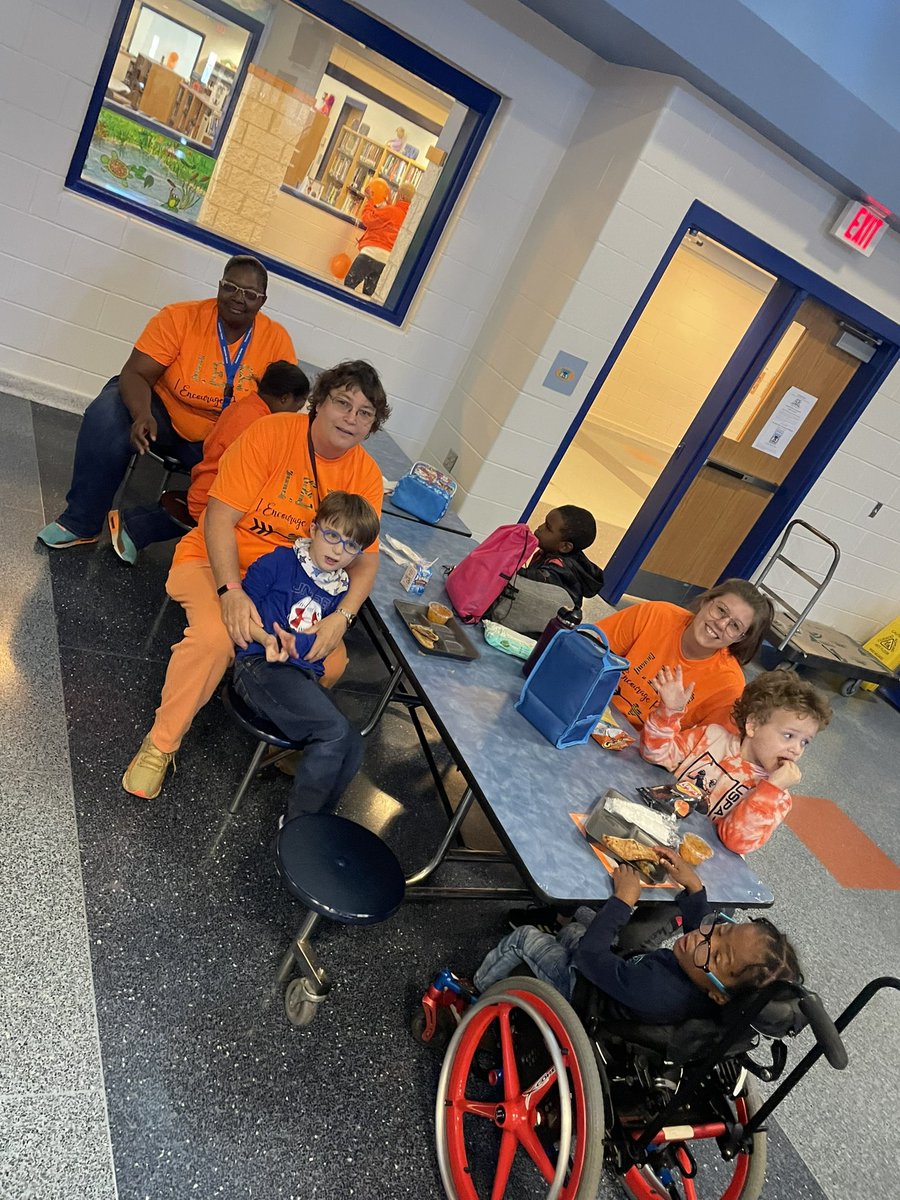jlars013's tweet photo. Unity Day &amp; Walk Their Way, 2022! We’ve been talking about how to prevent bullying, while also learning about people w/disabilities.🧡🎃 
@CESg8trs
#BuildingTheBestSPS #SPSBackAndBetter #SPSK12Proud #Gr8G8rs #GrowingGreatGators #UR1Gr8G8r #KindergartenRocks #SpEdRocks https://t.co/5Zj1lmDDzz