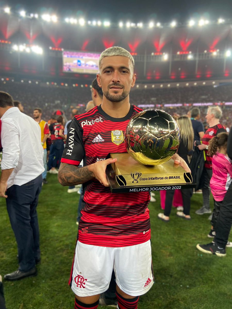 raflamello81's tweet photo. Colocou a Copa do Brasil no BOLSO! https://t.co/aaP9lCTqX5
