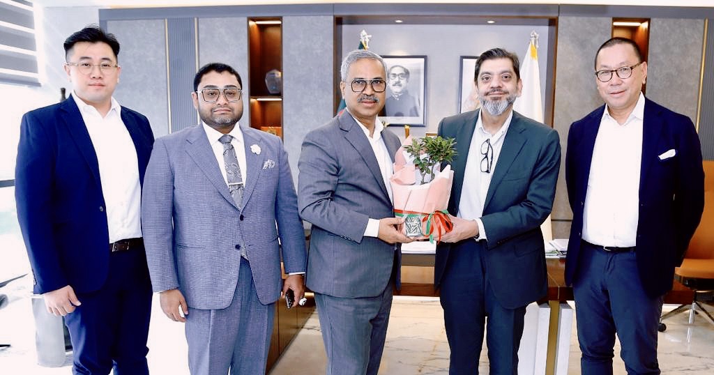 epicgroupglobal's tweet photo. “Made In Bangladesh Week”, which will run from November 14-18, and “Powered By @epicgroupglobal  in partnership with @brandbgmea . Our Executive Chairman Ranjan Mahtani paid a visit to the BGMEA headquarters and planning a great industry event ahead! https://t.co/FWgZls0ZQn