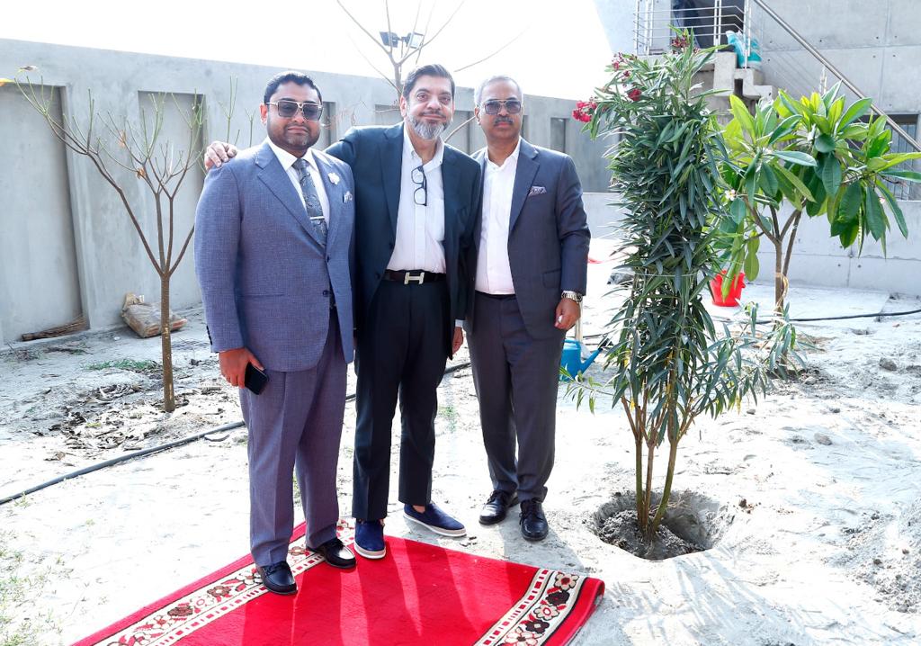 epicgroupglobal's tweet photo. “Made In Bangladesh Week”, which will run from November 14-18, and “Powered By @epicgroupglobal  in partnership with @brandbgmea . Our Executive Chairman Ranjan Mahtani paid a visit to the BGMEA headquarters and planning a great industry event ahead! https://t.co/FWgZls0ZQn