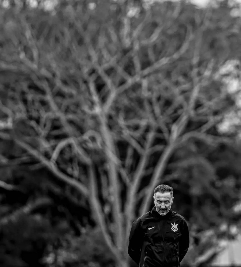 povotime1910's tweet photo. Obrigado por tudo, Vitor Pereira! 🇵🇹 https://t.co/KYNxT6GGJr