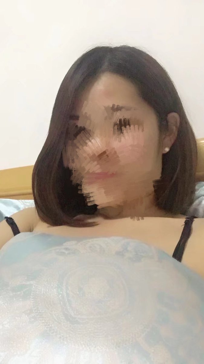顾了老妈没顾上老婆，今天请假没去上班，晚上回去还得应付老婆。
老妈问我是老婆好还是妈妈好，怎么说呢，各有各的好 https://t.co/rqs3l2v7dk