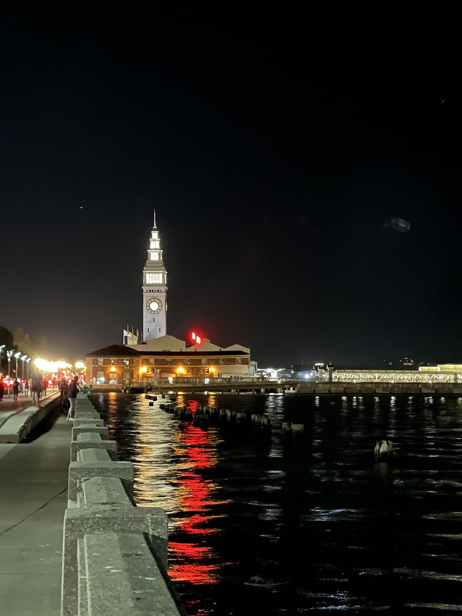 AfshinAfshar's tweet photo. The Ferry Building in San Francisco.
.
#California #CA #northerncalifornia #norcal #bayarea #sanfranciscobayarea #sfbayarea #howsfseessf #sanfrancisco #sanfran #sf #citybythebay #landmark #ferrybuilding #Embarcadero #streetsofsanfrancisco #eveninglights #photography https://t.co/SP4JqPg99y