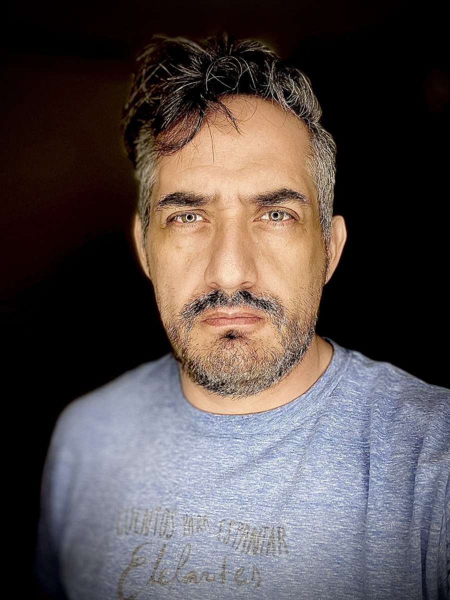 carlospulido_mx's tweet photo. Octubre 19, 2022.#yo #me #selfie #greeneyes #48yo #grayhair #anxiety #depression #beard #MentalHealthMatters https://t.co/Ql9K8HGcJM