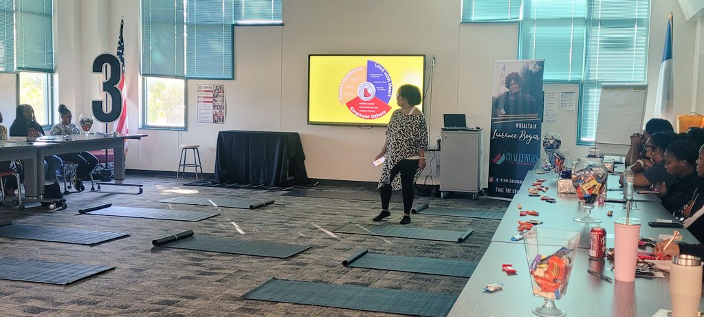CHISDcounselors's tweet photo. @cedarhillisd counselors working through our districts Leadership Definition to identify our role specific behaviors. S/O to the amazing @BogarLaurance for leading the work. #OwnYourProgram #ClearIsKind @Cojackson78 https://t.co/B0ZNMGlVh2