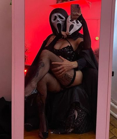 OrgasmGifs's tweet photo. me &amp; who this Halloween? 👻🖤 https://t.co/sfLLUXkEU5