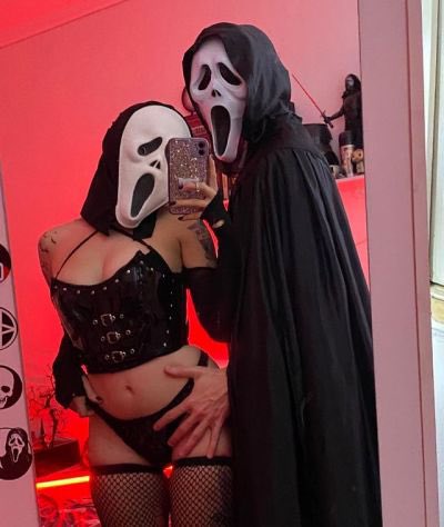 OrgasmGifs's tweet photo. me &amp; who this Halloween? 👻🖤 https://t.co/sfLLUXkEU5