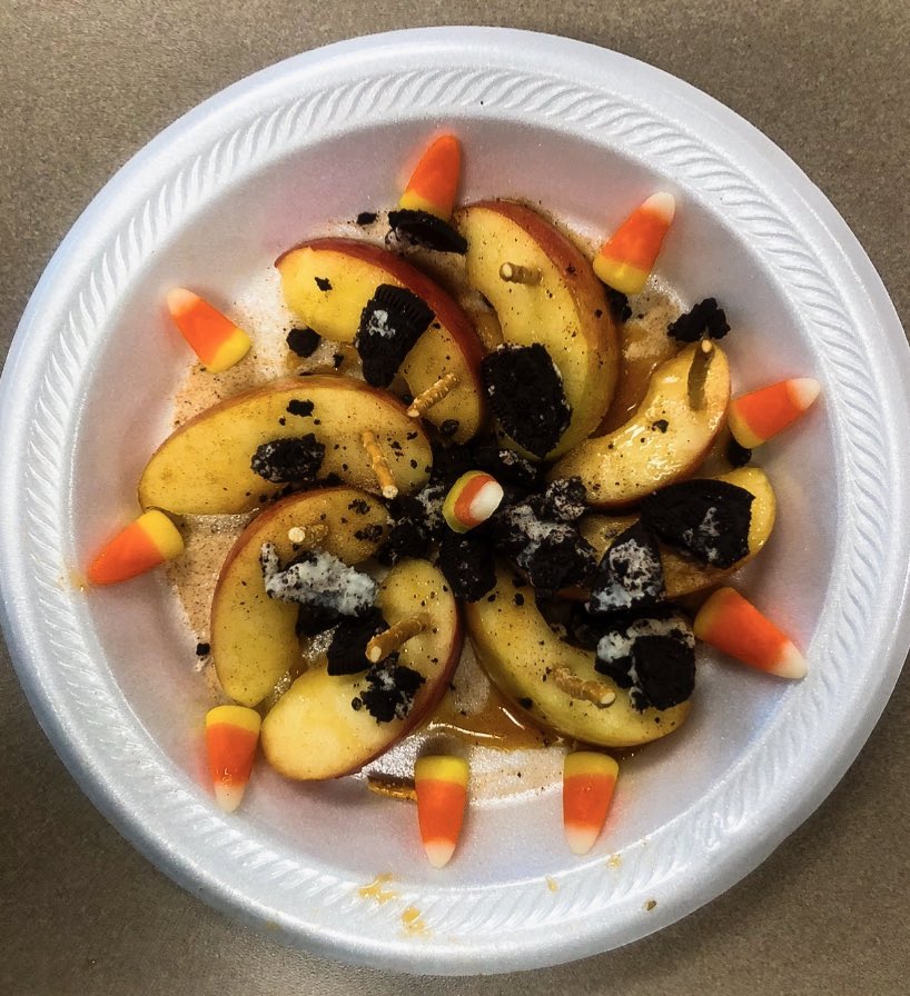 CteSiegel's tweet photo. A little fun while we learn some skills in Culinary Arts.  Teamwork makes the dream work.  Apple nachos anyone?? https://t.co/bmxDZFXIUI