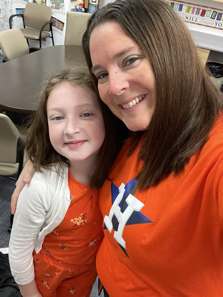 PwFlores's tweet image. Today we wore orange to show that we are united in kindness, acceptance, and inclusion. And one student came in wearing orange from head to toe!!#UnityDay2022 #KatyCommUnity #bengalpride