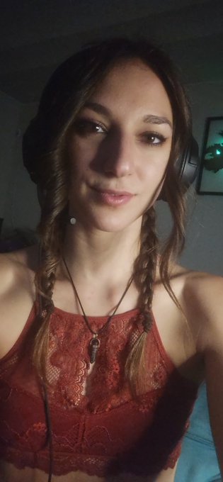 I'm playing Green Hell rn on Twitch!!

Let's chat!! ???

https://t.co/CjDIHmDmRu https://t.co/tkvmBz