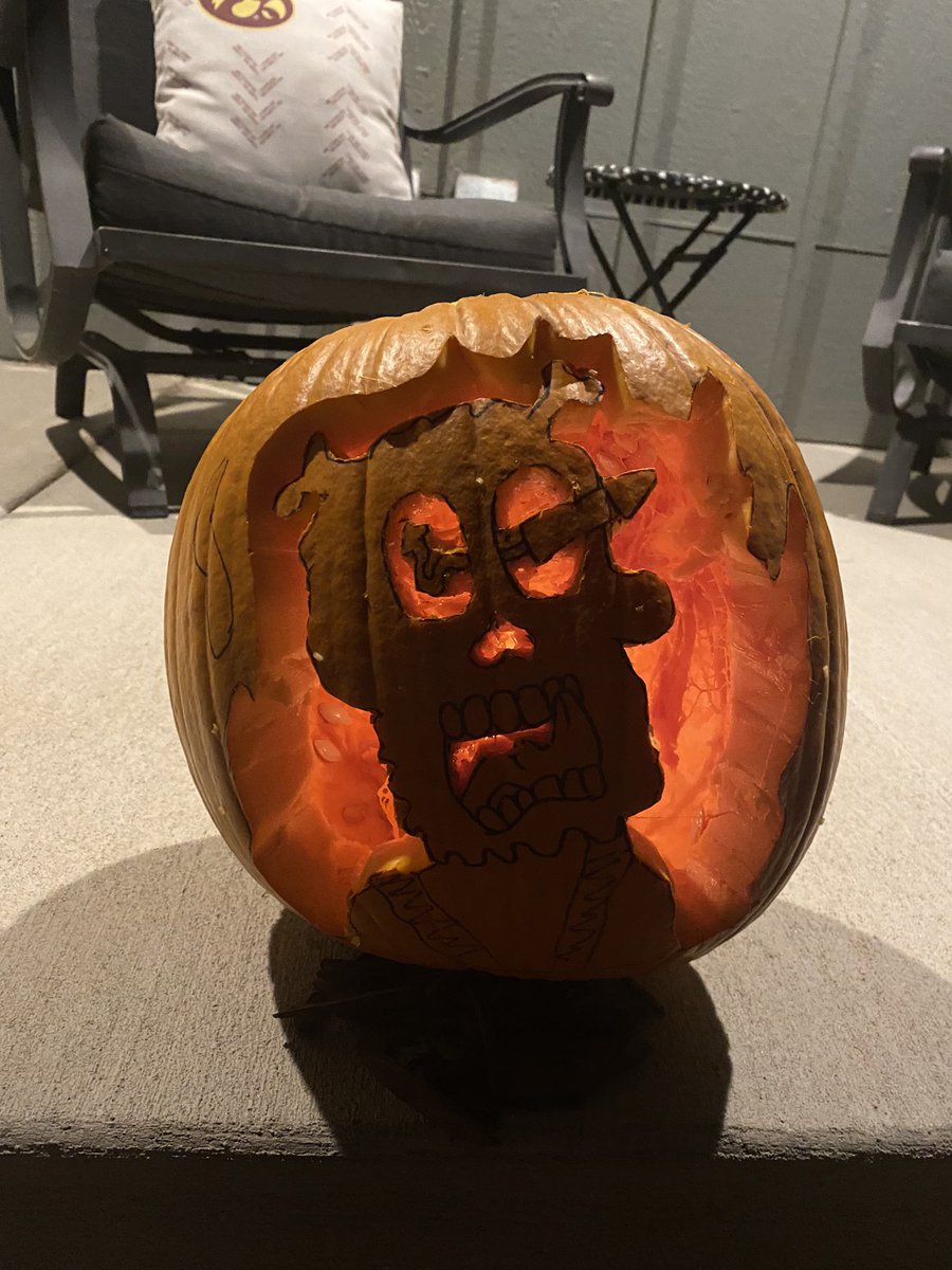 AHICKEY3995's tweet photo. Alright this is my first go at a TSC pumpkin. This turned out to be way harder than I thought😂 @ToxicSkullsClub #TSCpumpkin https://t.co/HxXMFdosjt