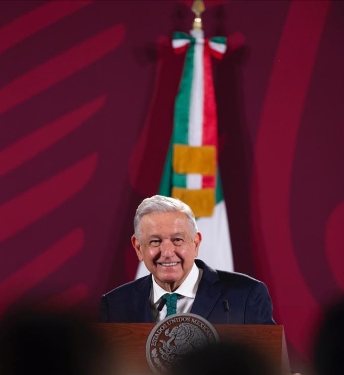 DavidCasBer's tweet photo. @politicomx @lopezobrador_ @rosaicela_ Y cómo no sin el nadie te daría trabajo señora mugrosa con respetó ala mugre y si lo  cómo le gusta ala Basura Humana de @lopezobrador_ pues el más feliz para eso estás para cuidarlo a él y a su ostentosa familia los hijos amigos y quién diga esa sí es tú chamba 🇲🇽 https://t.co/cjK4rRmJaO