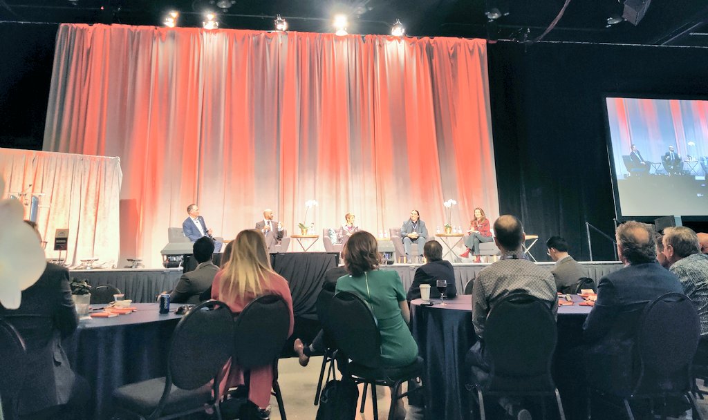 JocelynPhu's tweet photo. Calgary's a destination of choice in the transitioning 🇨🇦 economy w/ the 20-30yr demographic leading the charge says @bradparry @calgaryeconomic #economicoutlook. Our competitive advantage lies in #yyc's  ability to attract, train &amp;retain

It also lies in great the diversity here https://t.co/R4us5QuRce