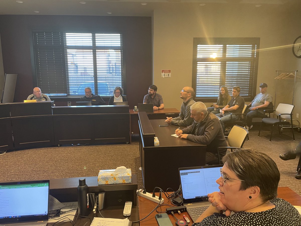 reginabypass's tweet photo. Providing a Bypass update to the RM of Sherwood Council. #oneprojectoneteam #communication ⁦@SKGovHwyHotline⁩ ⁦@VINCIConcess⁩ ⁦@CarmacksLtd⁩ ⁦@ParsonsCorp⁩ ⁦@GrahamBuilds⁩ ⁦@FraserStrategy⁩ https://t.co/p3SA8LRzZ9