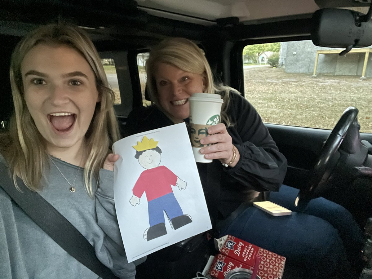 AddieMo33287051's tweet photo. This is me and my #flatabsolute on an adventure to Starbucks!! @coachfossoh https://t.co/naQacNbf3u