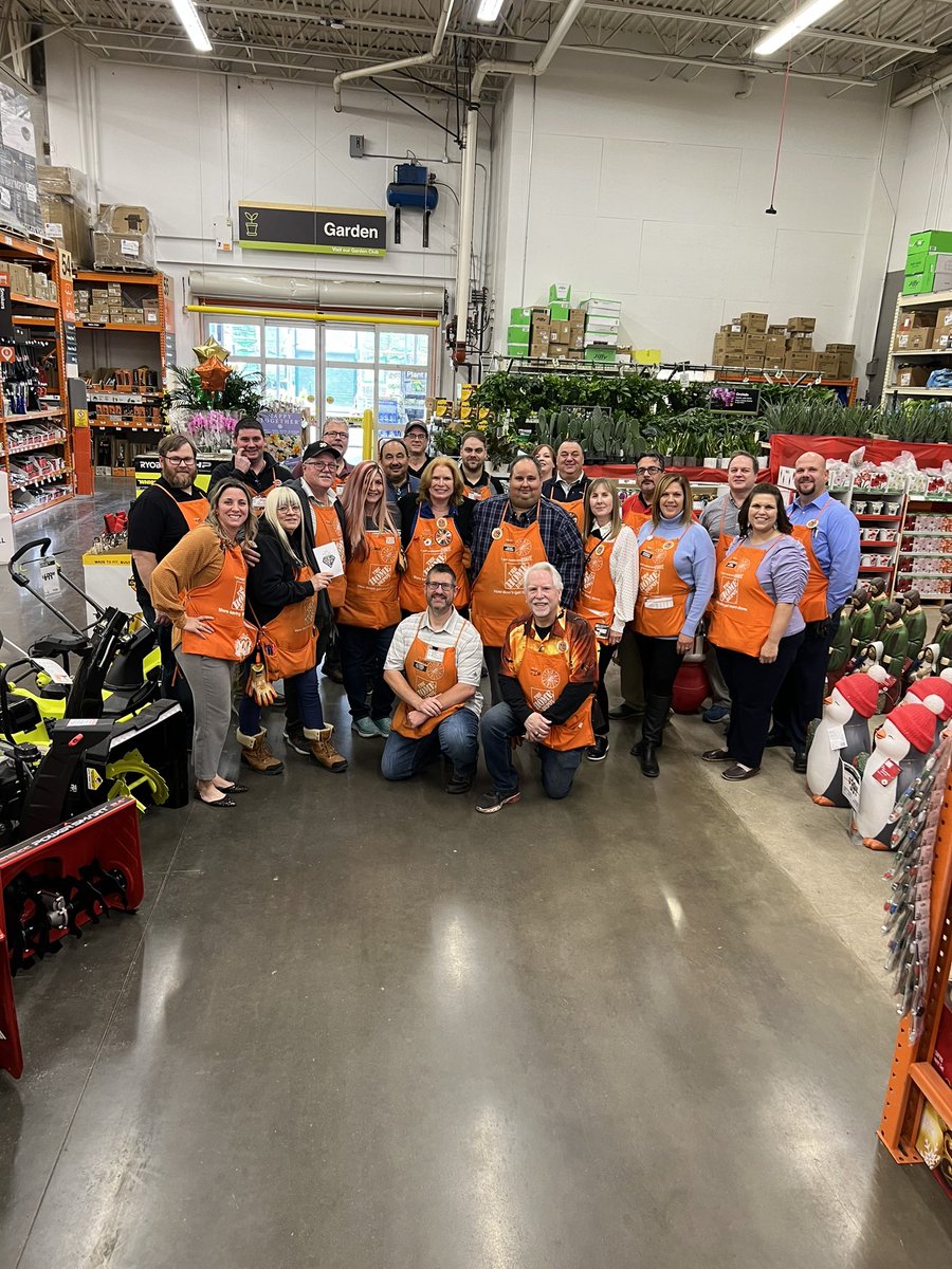 crystal_hanlon's tweet photo. A Big “Thank You” to Team #4160, Bridgeville, PA for hosting me and showcasing our Amazing Culture!  Awesome job Team❤️Celebrating our Amazing people, my favorite thing to do! https://t.co/TwwRW3QyIr