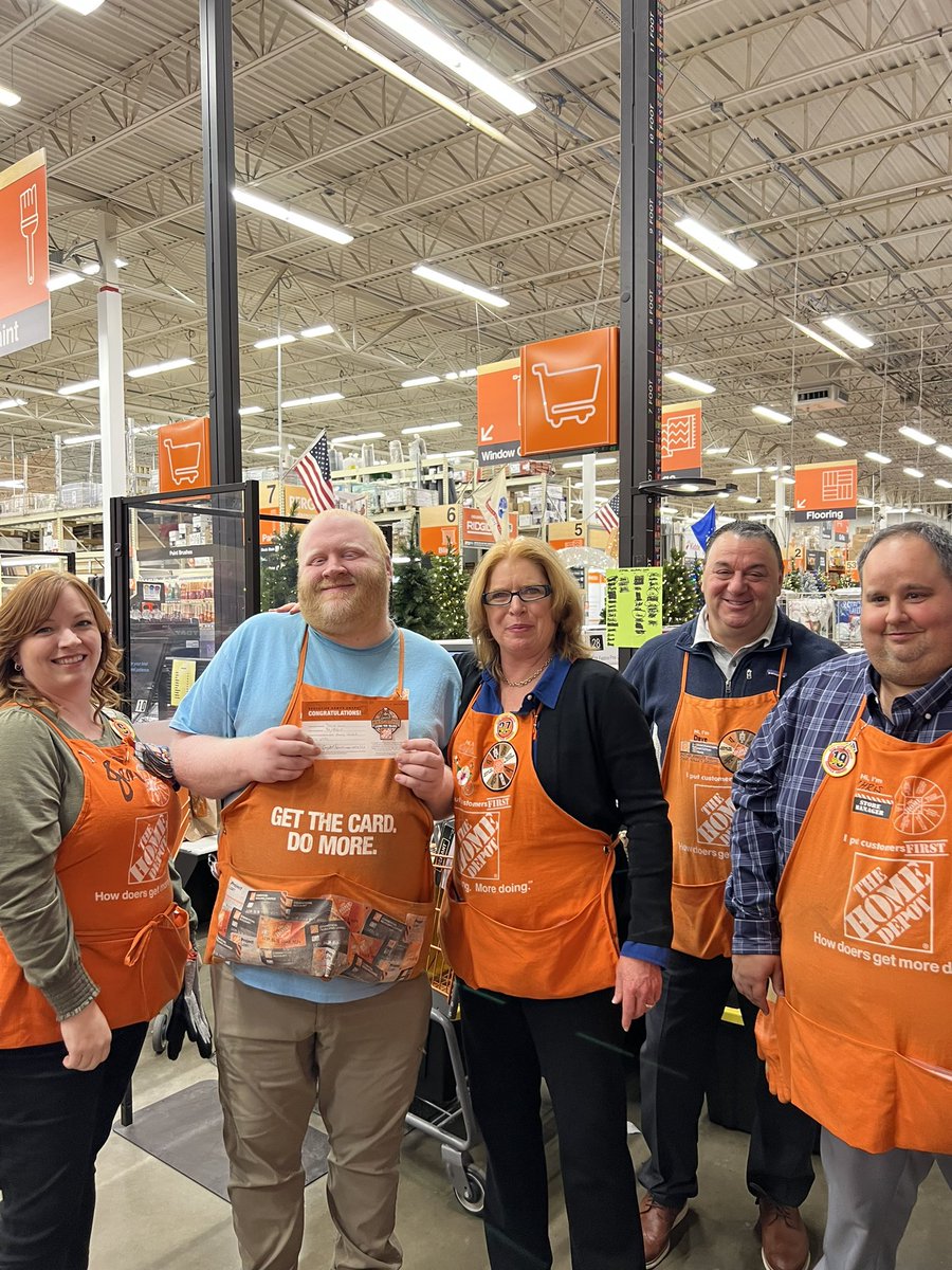 crystal_hanlon's tweet photo. A Big “Thank You” to Team #4160, Bridgeville, PA for hosting me and showcasing our Amazing Culture!  Awesome job Team❤️Celebrating our Amazing people, my favorite thing to do! https://t.co/TwwRW3QyIr