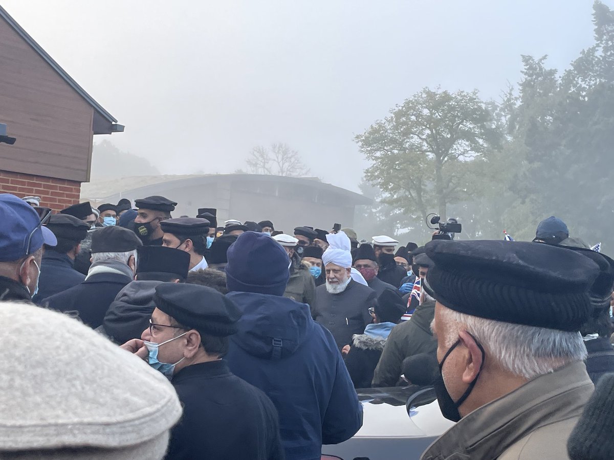 Ahmadiyyafacts's tweet photo. Khurram bhai, 

After spending our father's money, Mirza Masroor Ahmad has returned to his headquarters. I estimate that he spent 1 million on this trip, he could have fed 1 million children in Pakistan. see? 

#ahmadiyya #ahmadiyyat #ahmadiyyafactcheckblog https://t.co/sQ6TtXsHsc