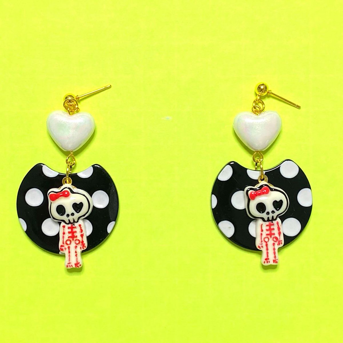 funnybeHappy's tweet photo. #ハンドメイド
#ピアス
#イヤリング
#個性的ピアス
#派手ピアス
#ガイコツ
#ドクロ
#水玉模様
#プラパーツ
#デコパーツ
#ハート
#FunnybeHappy
BASE
https://t.co/horAfFMCCS https://t.co/nmdKvJuYFR
