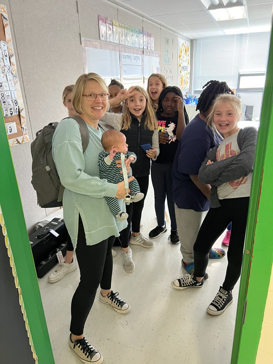YourSLESCnslrs's tweet photo. Everyone stop and froze when they saw @wildsin5th surprise us today! #BabySam https://t.co/Wt0vsLOPA0