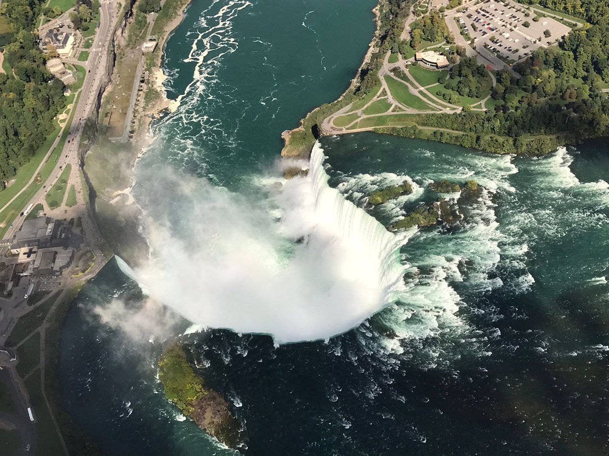 “La inmensidad y majestuosidad de un espectáculo de la naturaleza sin precedentes, como lo son las Catarátas del Niágara, se experimenta desde las alturas con la mejor vista panorámica que refresca los ojos y vigoriza el alma”.

- Jazmin Morales, Consultora Sr.