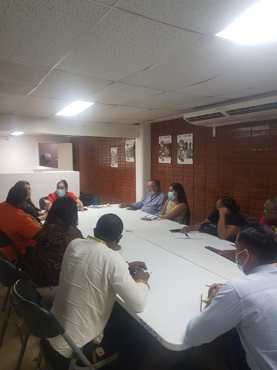 OdecoRadio's tweet photo. ODECO realiza reunión con Unidad de Inclusión  del @CneHonduras con el propósito de establecer una agenda en conjunto para la participación y la representación de los afrodescendientes en los procesos electorales del pais.  @IFESAmericas @LA_ODECO @Gregoriaamaya @ONU_es https://t.co/bG978Ggvof