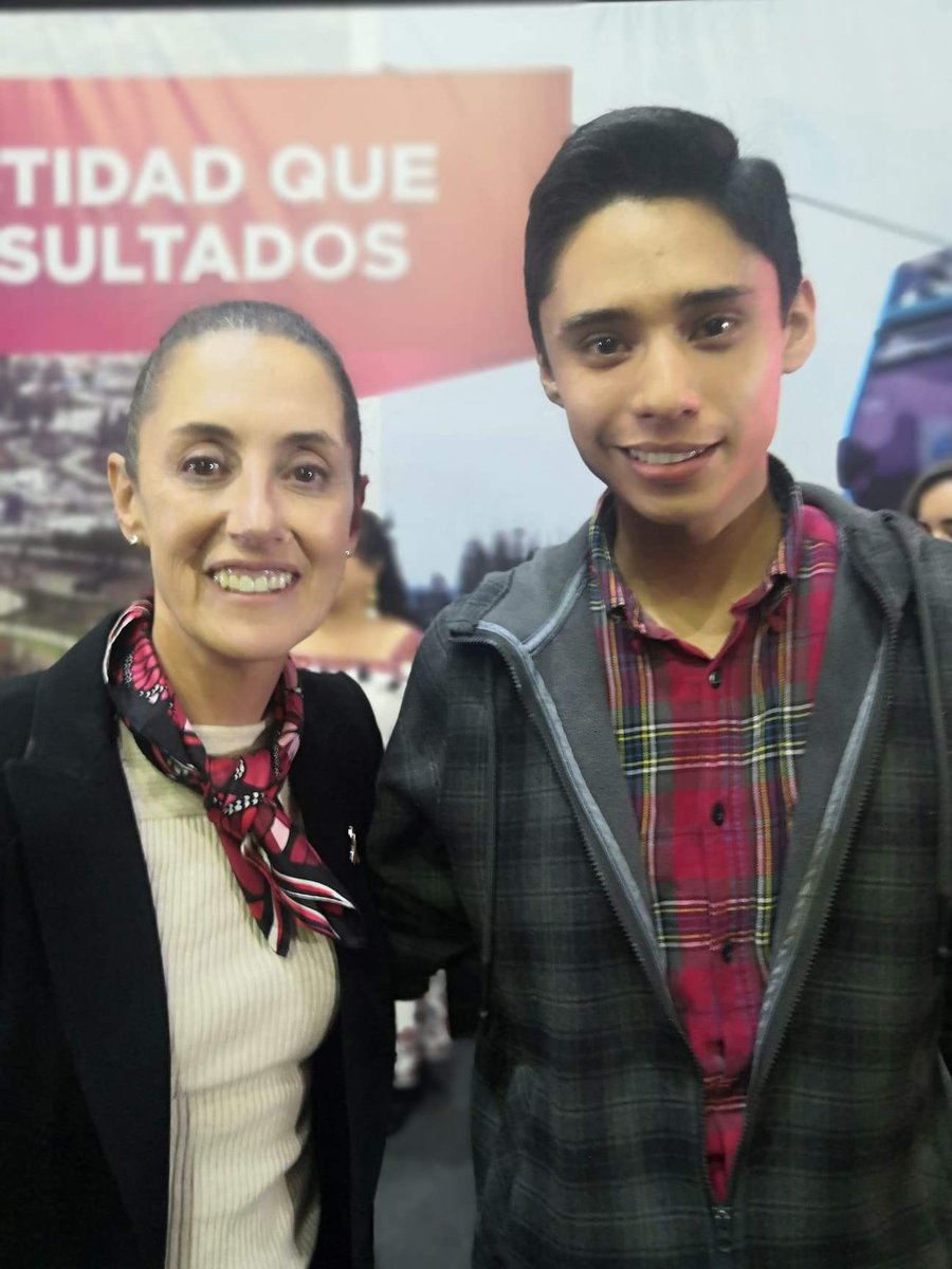 JoseFcoZapata's tweet photo. Admiró y respeto a nuestra a la Dr  Claudia Sheinbaum, por su honestidad, carácter y trabajo responsable como militante, feminista de izquierda, por eso hoy más que nunca #EsUnHonorEstarConClaudia 
#ZacatecanosConClaudia
#Shenials 
#EsCladia https://t.co/EEgT2L4Q4Z