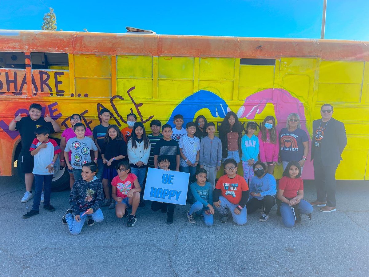 ColtonJUSD's tweet photo. Today was Unity Day at #CJUSD Staff rode the kindness bus & made some stops throughout our district to spread some kindness & cheer! Each stop was AWESOME! Thanks to everyone involved in this event! More photos and videos to come! #CJUSD #UnityDay #Kindness #kindnessbus https://t.co/5gKoHFj88l