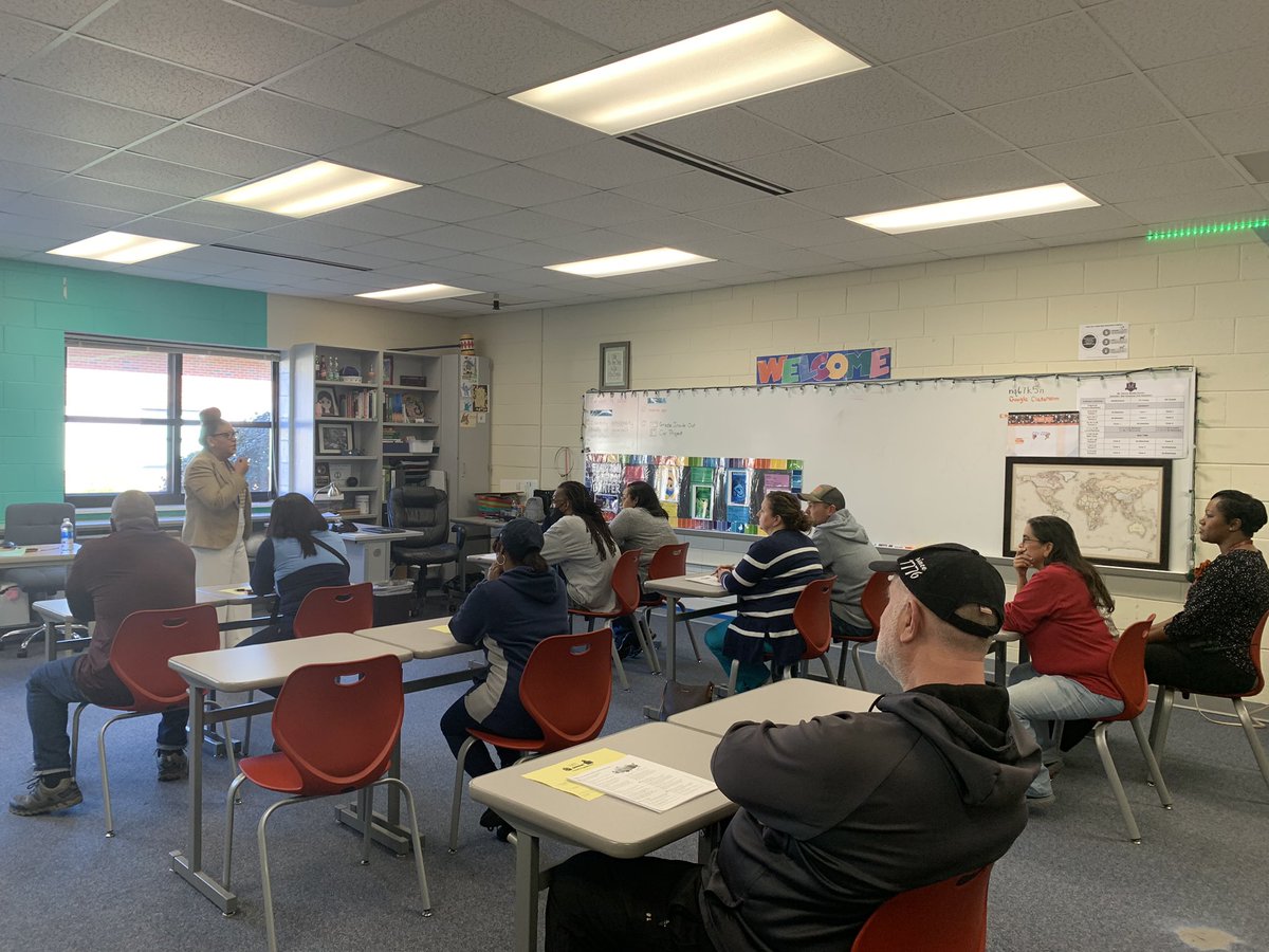 Fall Family Engagement Night at Mt. Vernon Middle.  Theme: Supporting your child Physically, Academically, Socially, &amp; Emotionally. <a href="/WakeSchCounslor/">Wake Sch. Counselors</a> #FamilyEngagement #InterfaithFoodShuttle <a href="/RangelMariarosa/">Dr. MariaRosa Rangel</a>