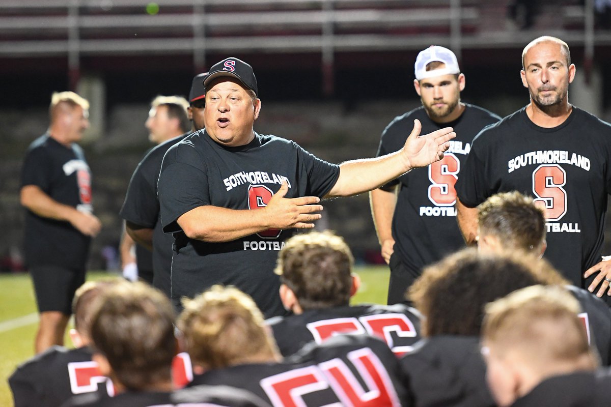 WestmorelandSN's tweet photo. Talking with Southmoreland head coach Tim Bukowski right now on Westmoreland on the Gridiron! Watch here: https://t.co/0qaLC27JTE @SHSFootball4U @SHSAthletics4U https://t.co/s0it3dIB7J
