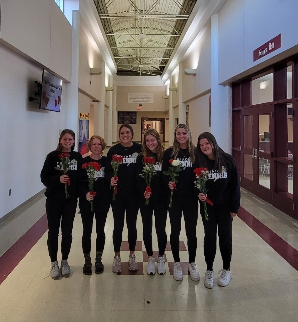 TriadHighSchool's tweet photo. State send off for Triad Tennis! 🎾 
Go Knights! 
#statebound2022 #triadproud https://t.co/DyAOlHwC6d