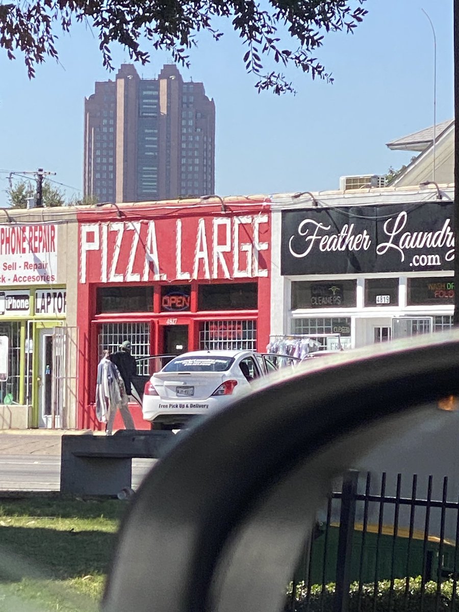 DallasBegnaud's tweet photo. Never before have I felt so understood by a company as I am by Pizza. Large https://t.co/zAgurHC73X