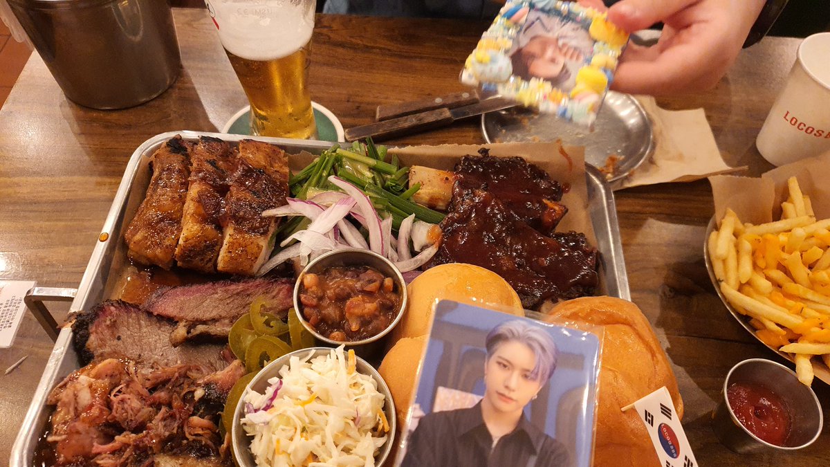 kang_daeng2's tweet photo. 빅톤팬콘 기록💕
발폰카로 정면샷이 건질게 없다ㅜㅜ
우리 막딩이 너무 애기토끼🥺🥺 https://t.co/Kud41stfyL