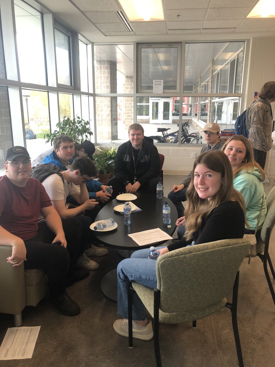 SColemanNL's tweet photo. College tours for our seniors today! @PasadenaAcademy @NLESDCA @tgreenham @grenfellcampus https://t.co/6U6JLHK7Hd