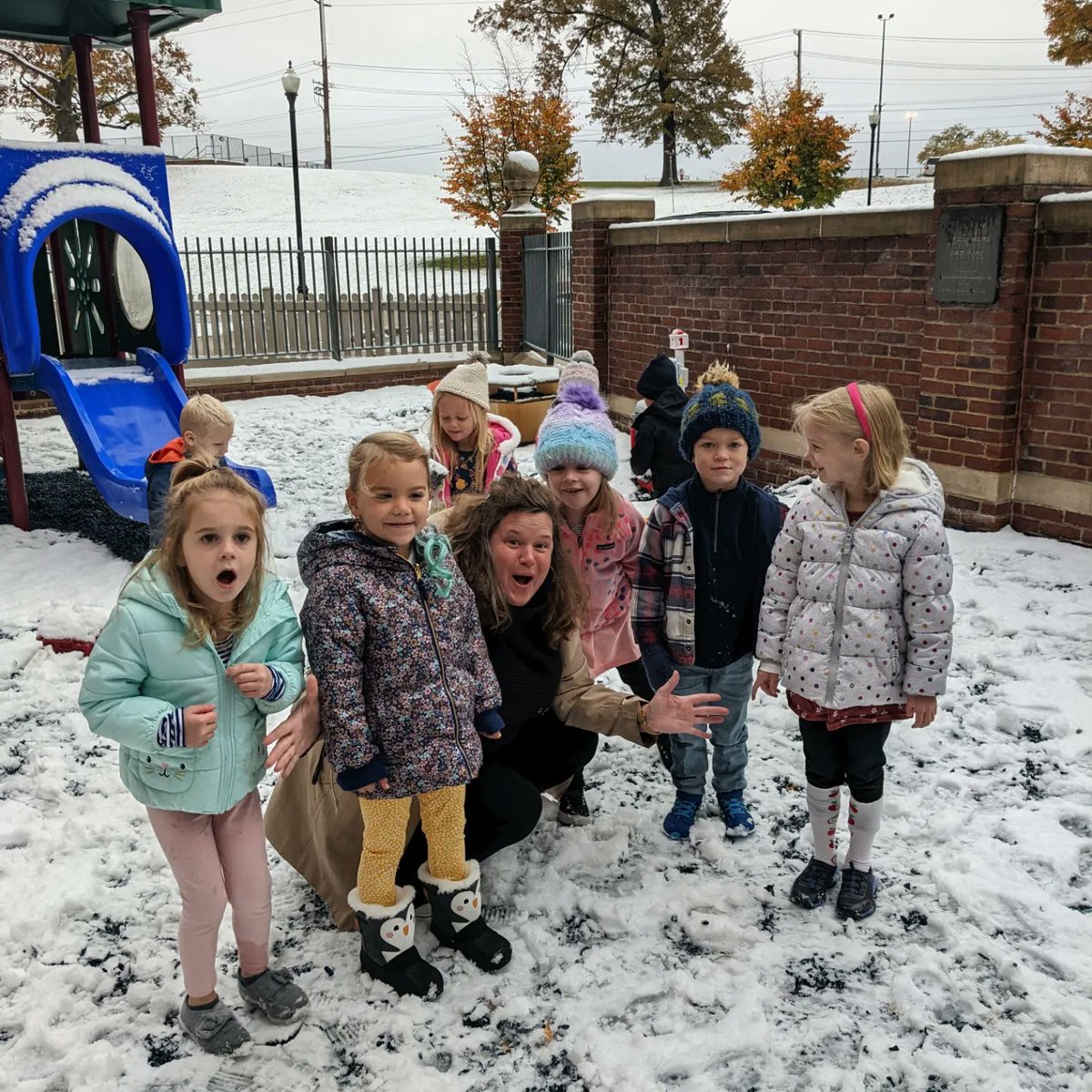 CNicholsEduc's tweet photo. Hello! It's snow!
What a magical morning @GCCEEC ❄️🤍❄️
(Note: photo captured during PreK snowball attack cease fire). #GCCedu #PreK #EarlyChildhood #happyprof @GroveCtyCollege https://t.co/VngY53phFz