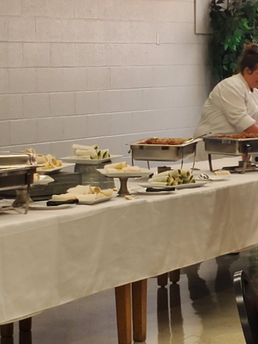 jsonclayton's tweet photo. Meet&amp;Greet w/new supt - @jreyes_jr. Great job @CalCoCareerTech Culinary Program&amp;their teacher-Mrs. Kasie Hairrell. The food was awesome&amp;the set up was phenomenal!
@iPartnersCCS @wilburn_ccboe
@SKdavis80 @hood_jhood60 @LisaAmerson1 @webb_boe @tobi_burt @myAEA @Susan4AEA @AEAUD14 https://t.co/8KCUq04rPC